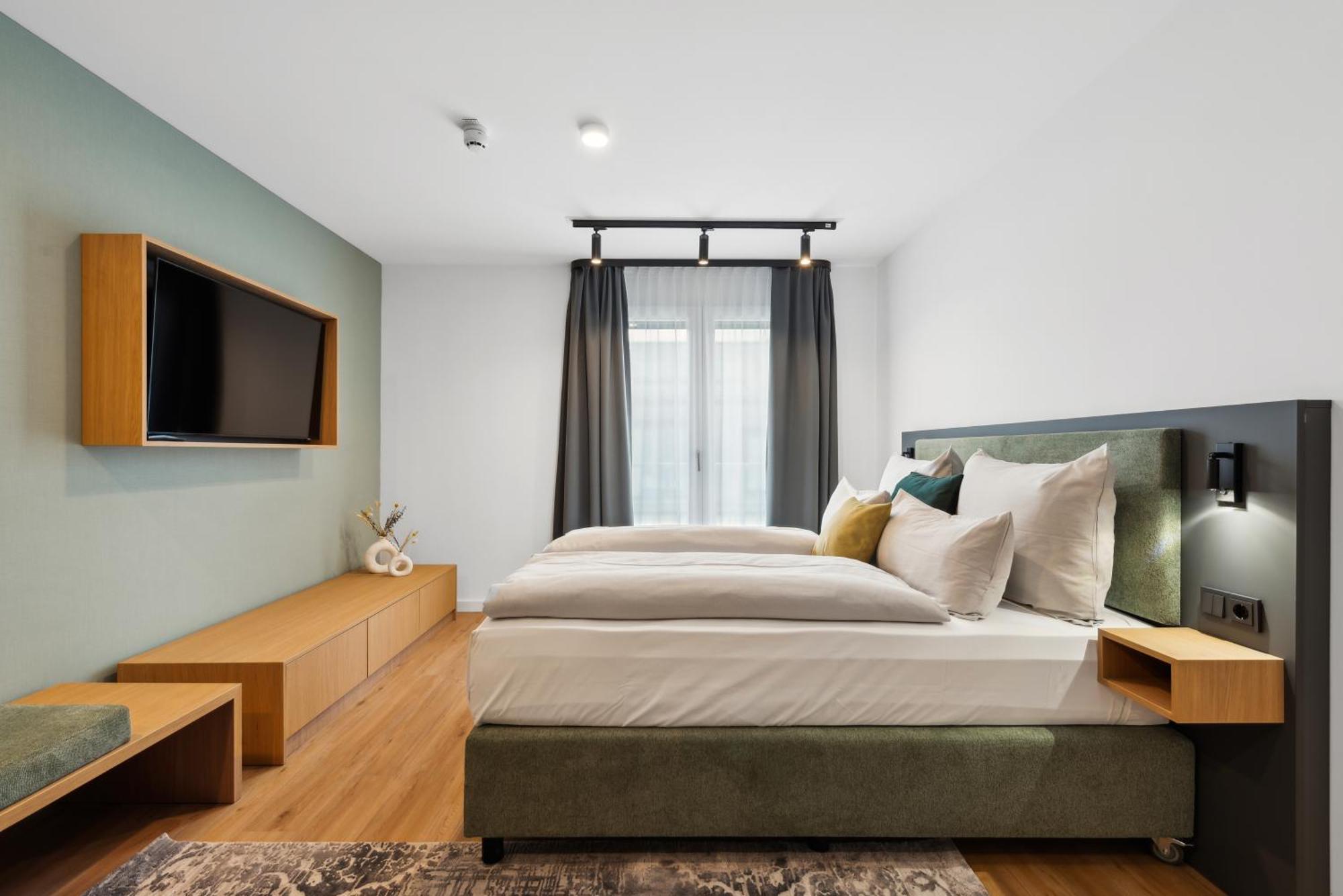 Nena Aparthotel 4*