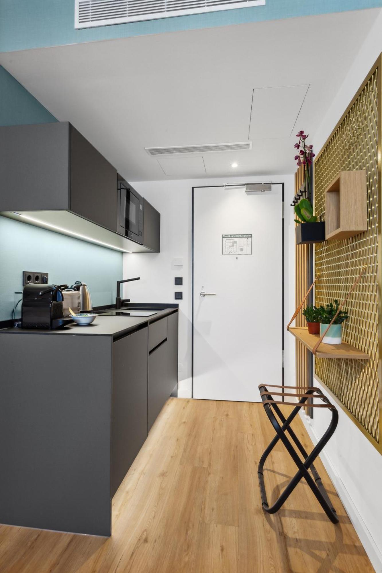 Nena Aparthotel 4*